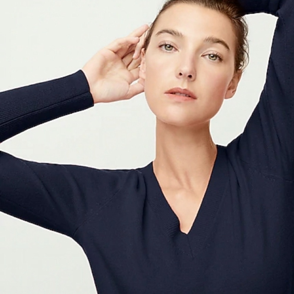 J Crew 100% cashmere v-neck fitted sweater S navy blue timeless old money